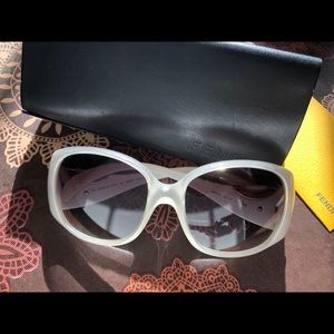 Fendi fs5064 sunglasses (made in Italy) RARE white
